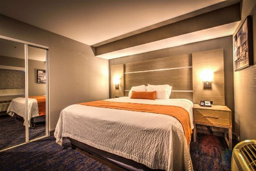 Best Western Plus Media Center Inn & Suites - image 29