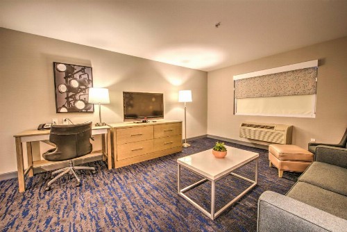 Best Western Plus Media Center Inn & Suites - image 31