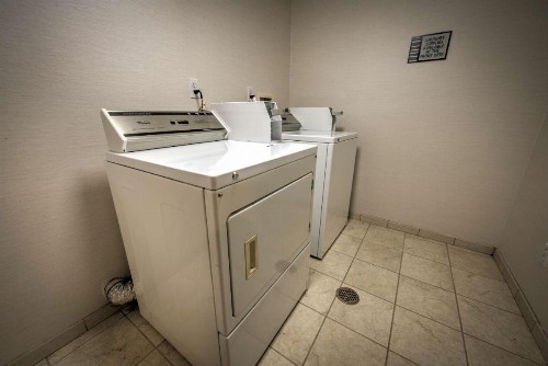 Best Western Plus Media Center Inn & Suites - image 35