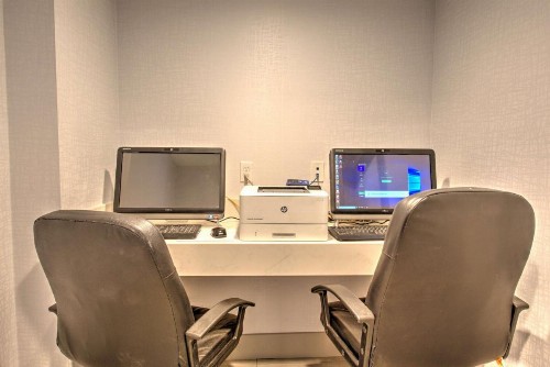 Best Western Plus Media Center Inn & Suites - image 36