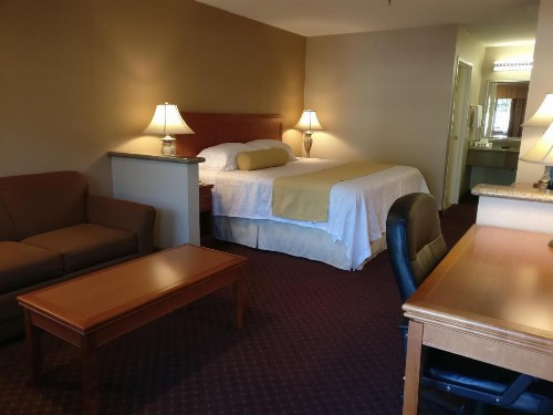 Burbank Inn and Suites - image 19
