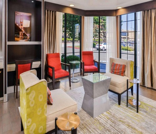 Hampton Inn & Suites San Francisco-Burlingame-Airport South - image 11