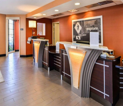 Hampton Inn & Suites San Francisco-Burlingame-Airport South - image 12