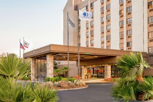 DoubleTree by Hilton San Francisco Airport - image 17