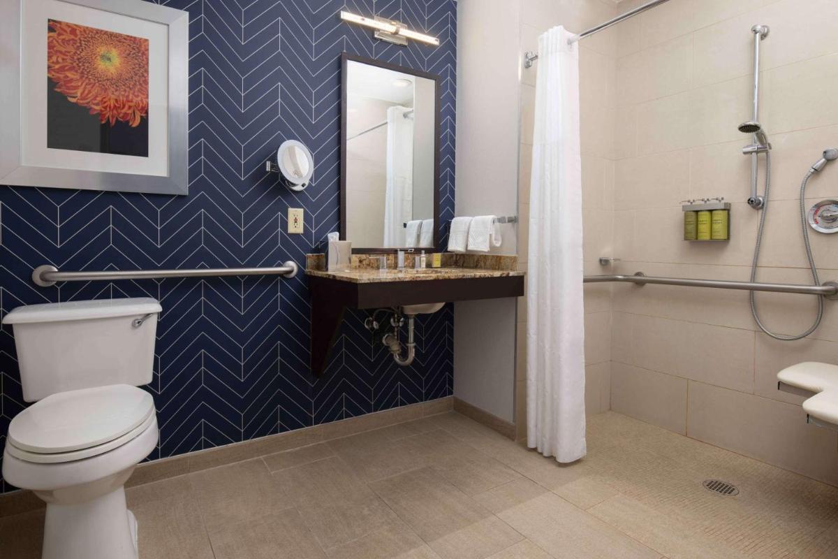 DoubleTree by Hilton San Francisco Airport - image 4