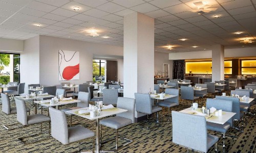 Hilton San Francisco Airport Bayfront - image 10