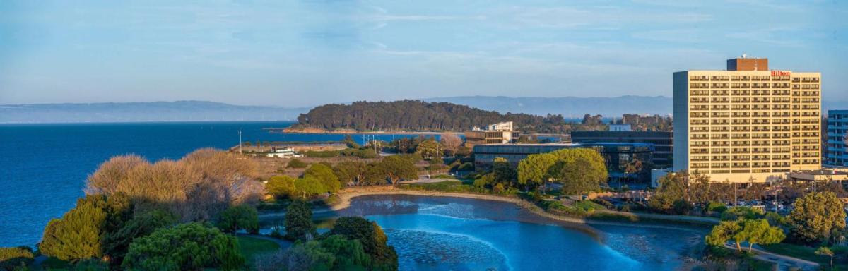 Hilton San Francisco Airport Bayfront - image 2