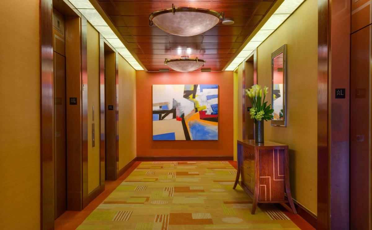 Hilton San Francisco Airport Bayfront - image 5