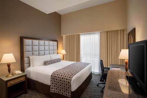 Crowne Plaza San Francisco Airport an IHG Hotel - image 2