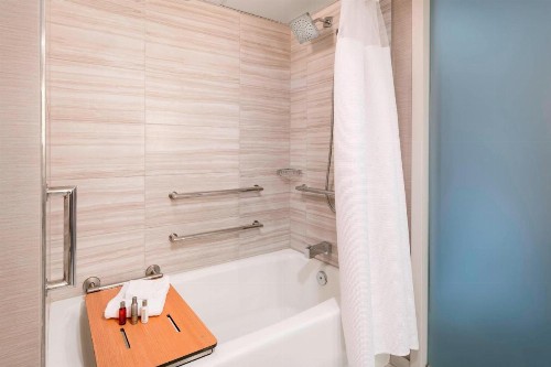San Francisco Airport Marriott Waterfront - image 29