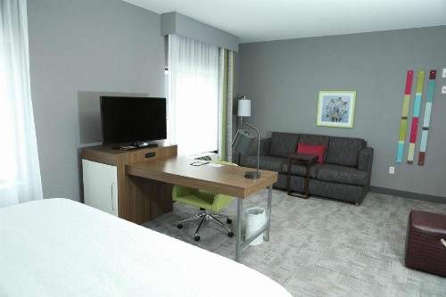 Hampton Inn & Suites Burlington - image 13