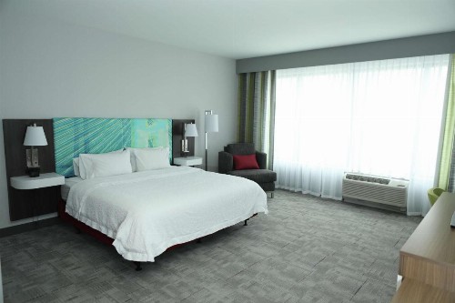 Hampton Inn & Suites Burlington - image 14