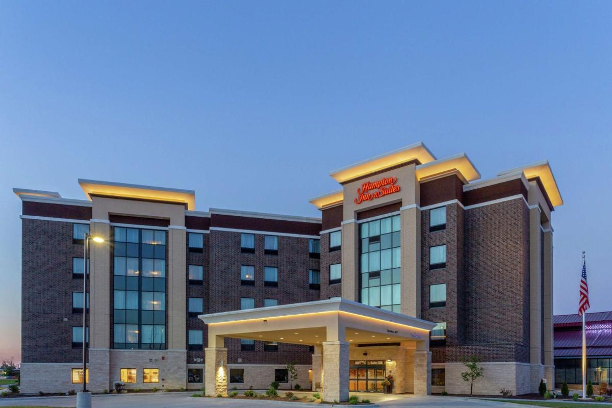 Hampton Inn & Suites Burlington - image 2