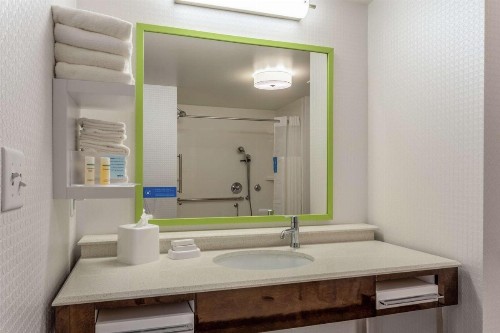 Hampton Inn & Suites Burlington - image 22