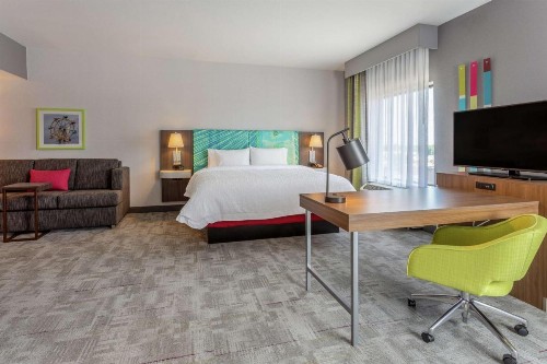 Hampton Inn & Suites Burlington - image 26