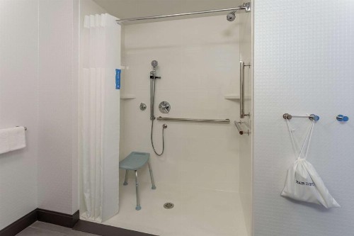 Hampton Inn & Suites Burlington - image 29