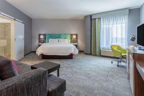 Hampton Inn & Suites Burlington - image 30