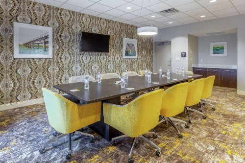 Hampton Inn & Suites Burlington - image 34