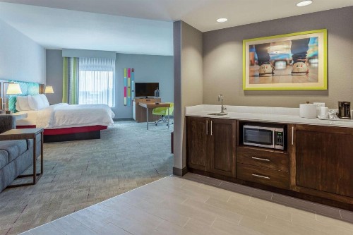 Hampton Inn & Suites Burlington - image 35