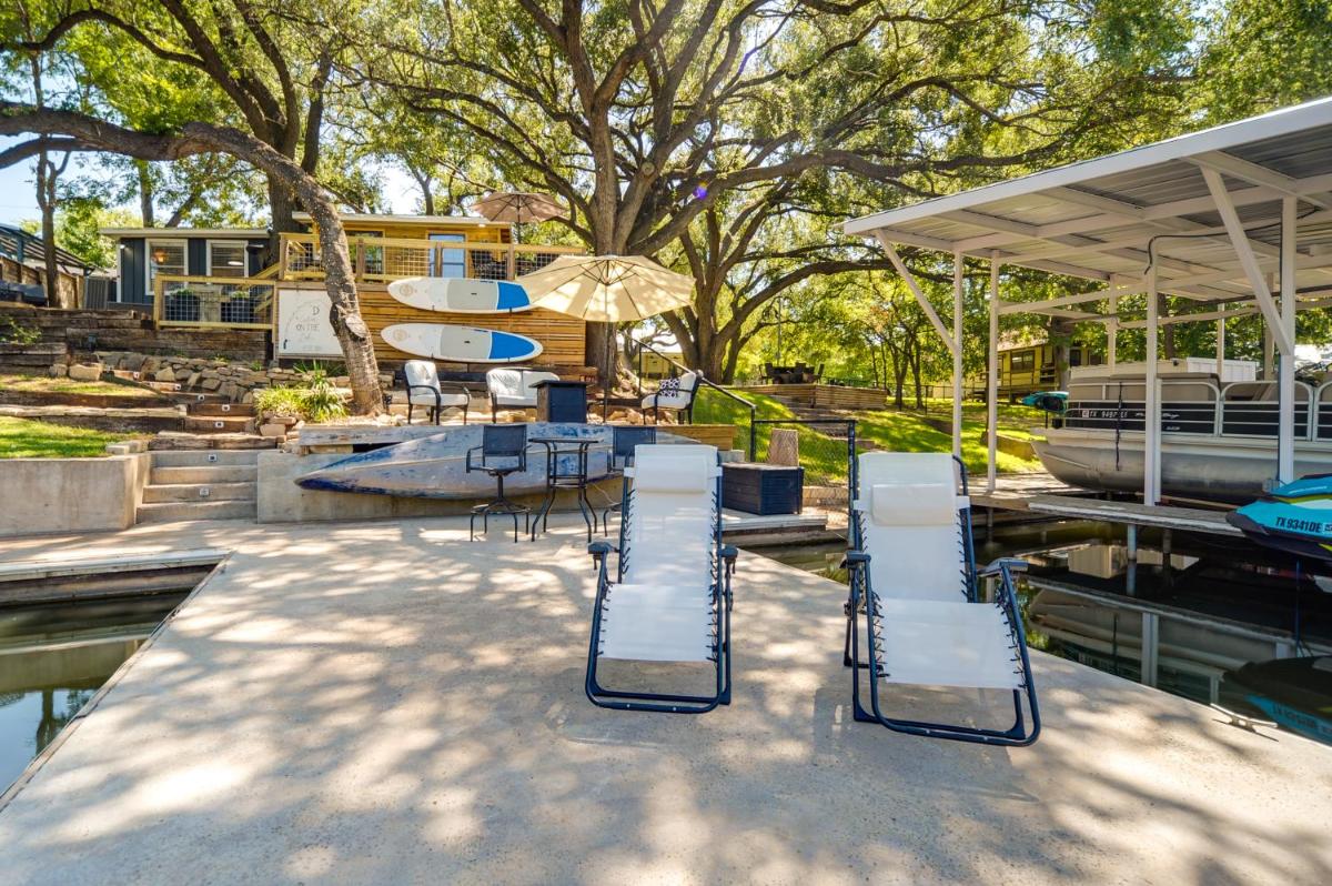 Waterfront Lake LBJ Cabin w/ Dock Canoe & Bikes! - main image