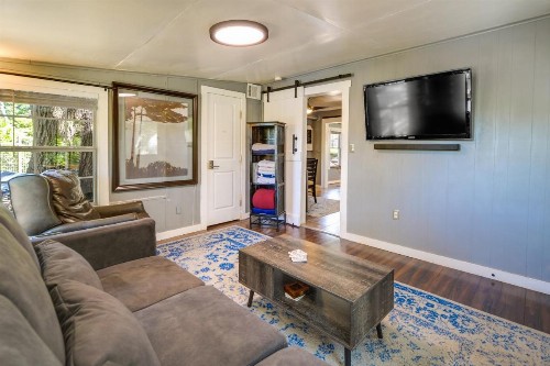 Waterfront Lake LBJ Cabin w/ Dock Canoe & Bikes! - image 5