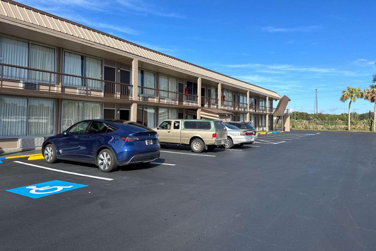 Rodeway Inn - main image
