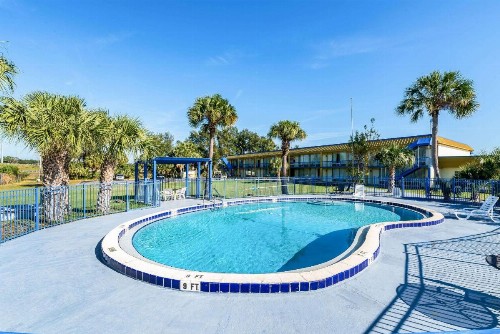 Rodeway Inn - image 14