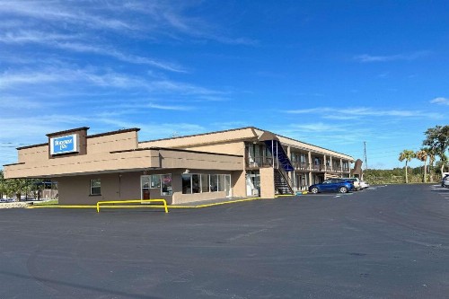 Rodeway Inn - image 2