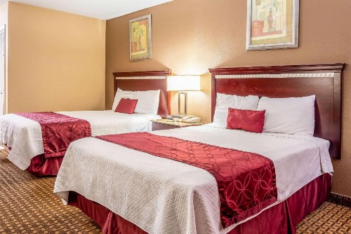 Rodeway Inn - image 7