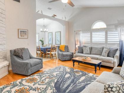 Charming Butler Beach Getaway - Walk to Coast Duplex