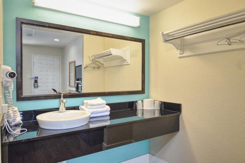 Vagabond Inn Buttonwillow North I-5 - image 22