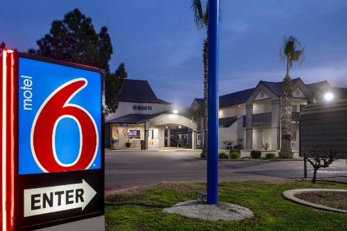 Motel 6-Buttonwillow CA Central - image 1