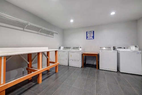 Motel 6-Buttonwillow CA Central - image 18