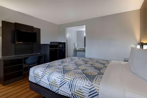 Motel 6-Buttonwillow CA Central - image 21