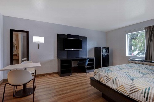 Motel 6-Buttonwillow CA Central - image 3