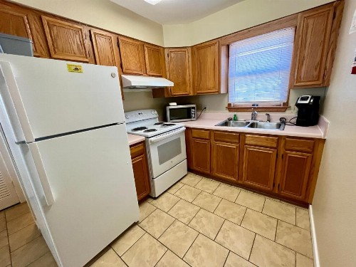 Cape Hatteras Motel - image 39