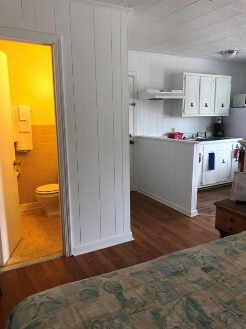 Swell Motel - image 15