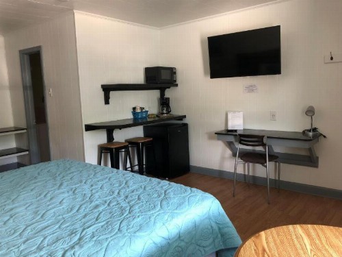 Swell Motel - image 35
