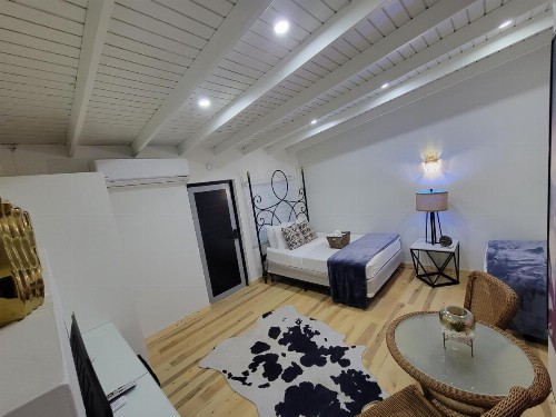 Luichy's Guest House - image 15