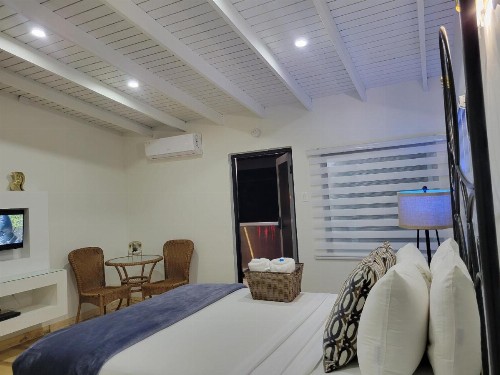 Luichy's Guest House - image 23