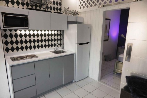 Luichy's Guest House - image 38