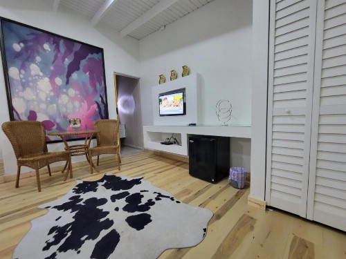 Luichy's Guest House - image 41