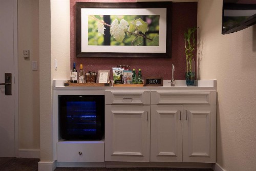 Hilton Garden Inn Calabasas - image 10