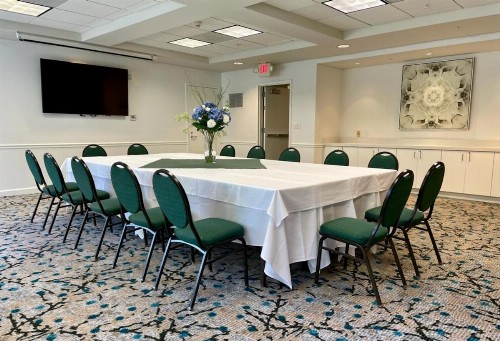 Hilton Garden Inn Calabasas - image 13