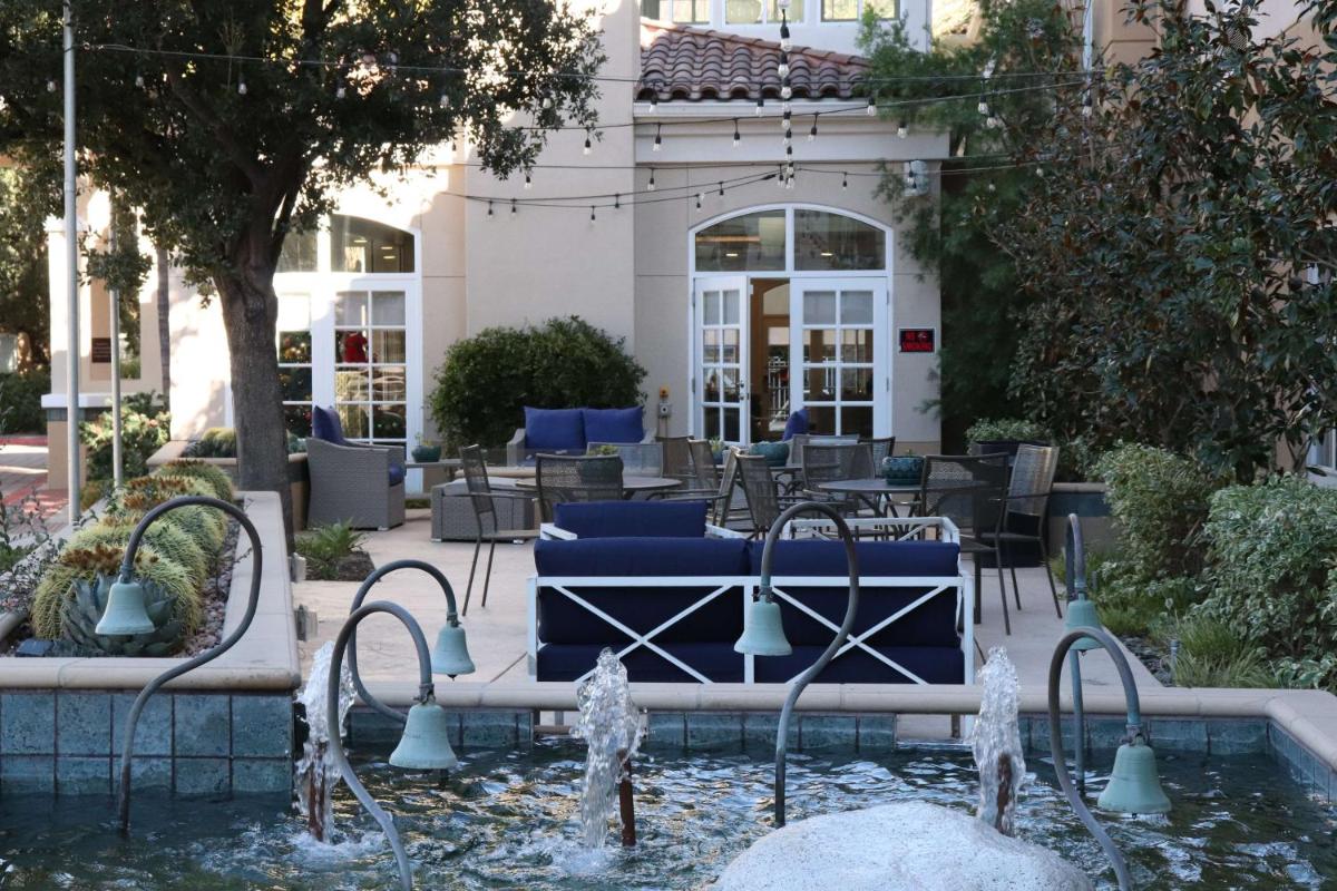 Hilton Garden Inn Calabasas - image 2