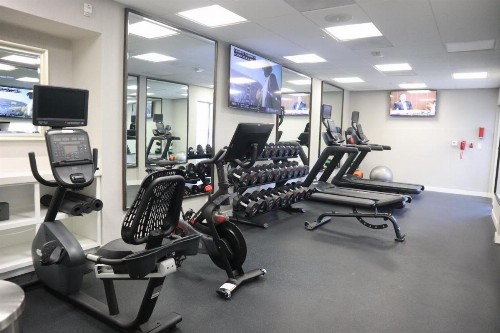 Hilton Garden Inn Calabasas - image 20