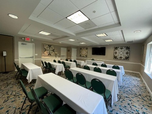 Hilton Garden Inn Calabasas - image 24