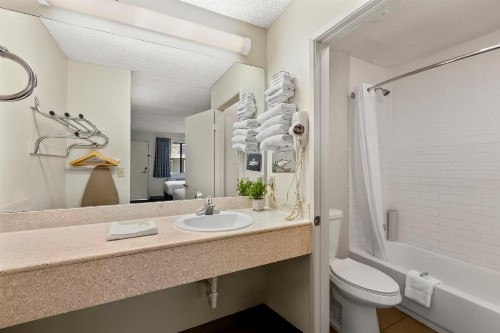 Good Nite Inn Calabasas - image 14