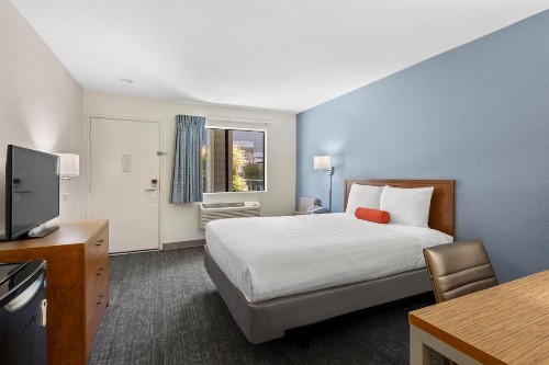 Good Nite Inn Calabasas - image 5