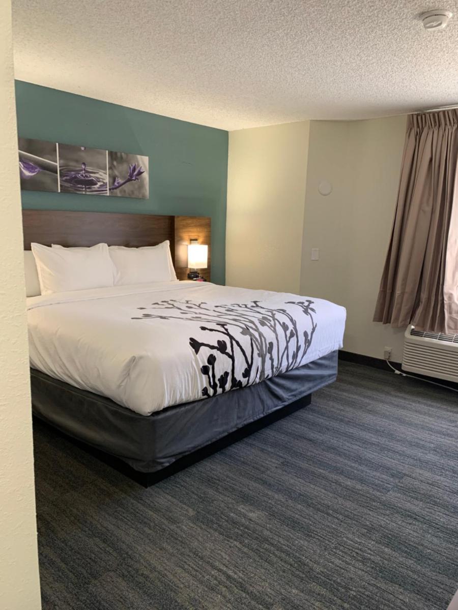 Red Roof Inn & Suites California MD - NAVAIR - image 2